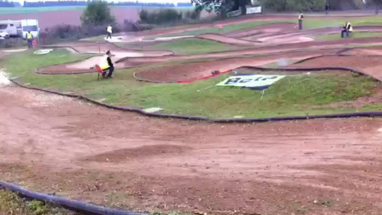 Terrain de course de la mini auto club de Saint-Quentin.