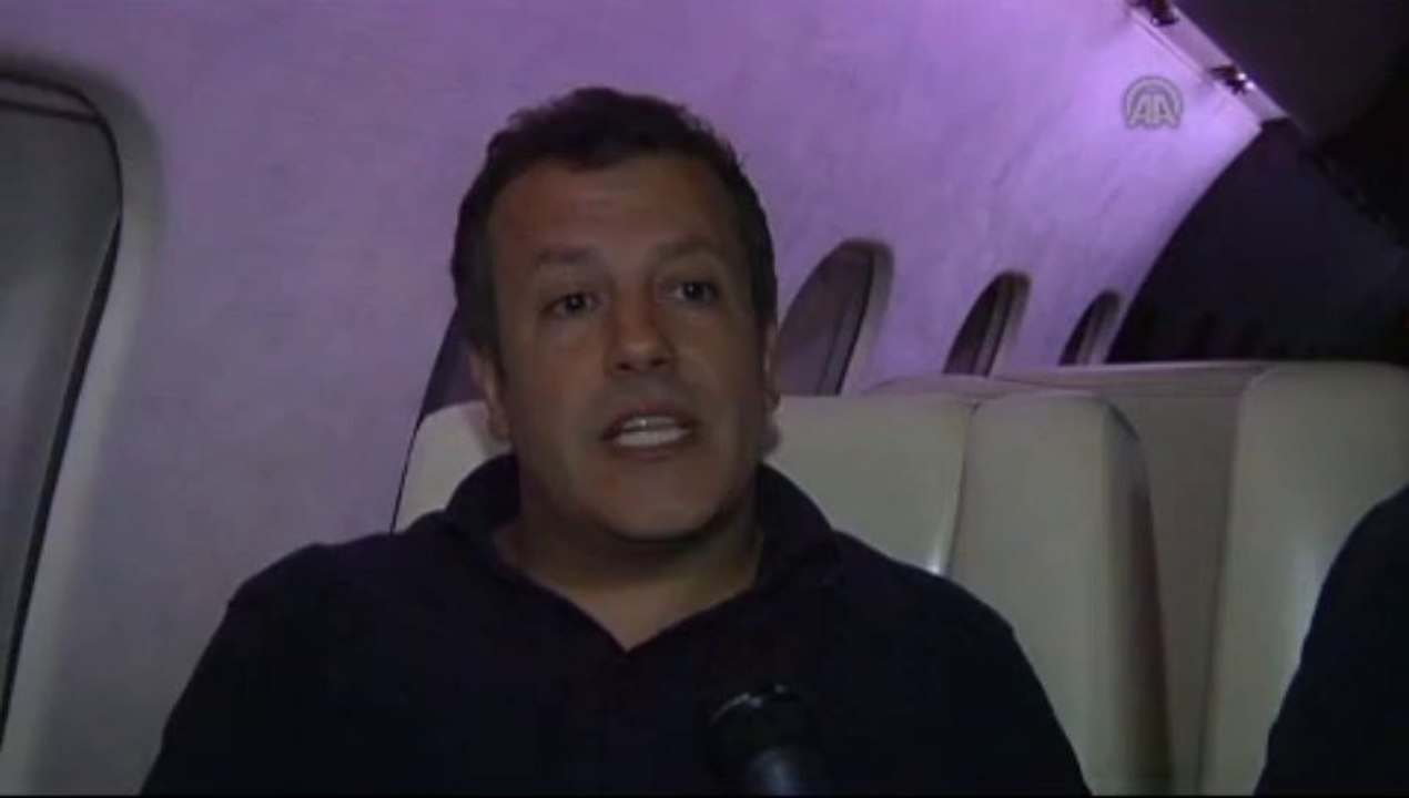 Türk pilotlar, yaşadıklarını uçakta anlattı