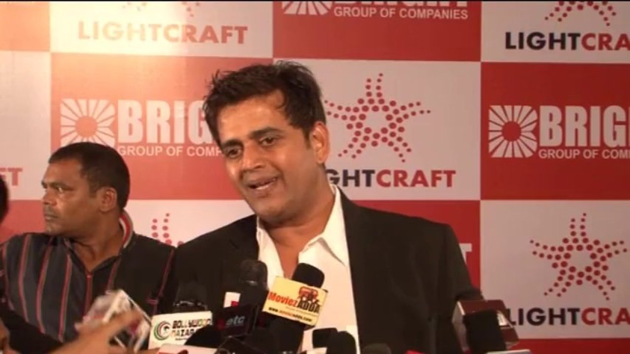 RAVI KISHAN WISHING AMITABH BACHAN BIRTHDAY
