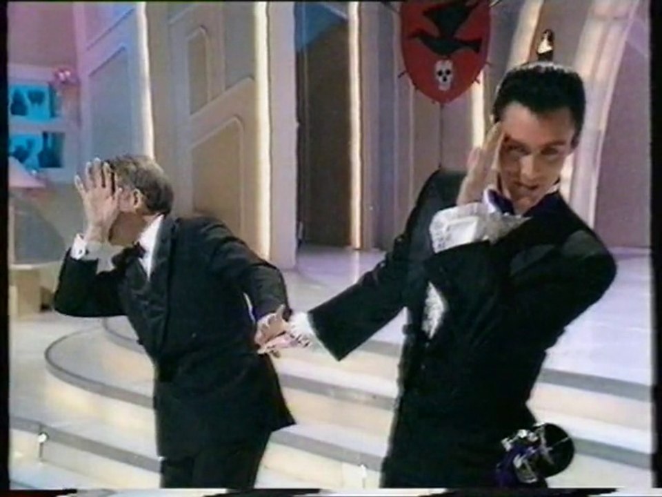 The Paul Daniels Magic Christmas Show 1985 - Lance Burton / Fenella Fielding / Sooty / The Jazzy Jumpers / Zhou Shurong / Ali Bongo