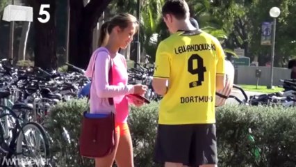 Insolite : quand un sosie de Lewandowski drague dans la rue...