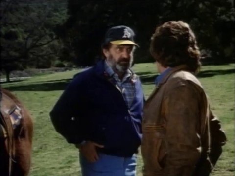 Les routes du Paradis S1 -24 La grande classe part.1