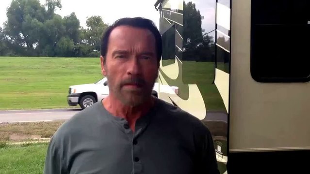 Arnold Schwarzenegger is nuts!!! Put that cookie down!