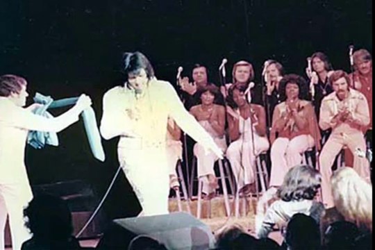 ▶ Elvis Presley I Just Can't Help Believin (RARE 1976 Live Version)