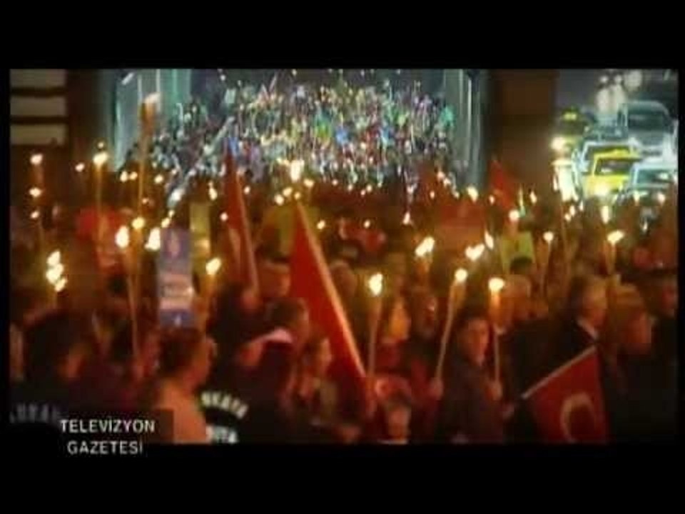 Durduramayacaklar halkın coşkun akan selini