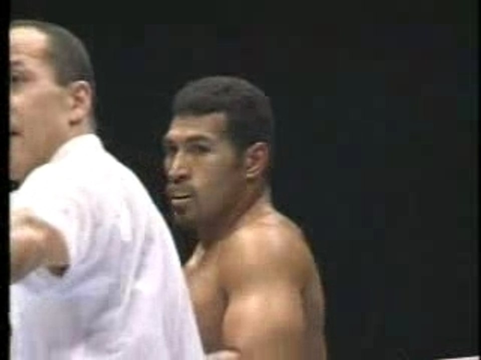Rey Sefo vs Jerome Le Banner