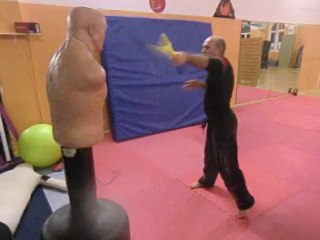 Démonstration de nunchaku par Raphaël Schmitz, champion du monde.