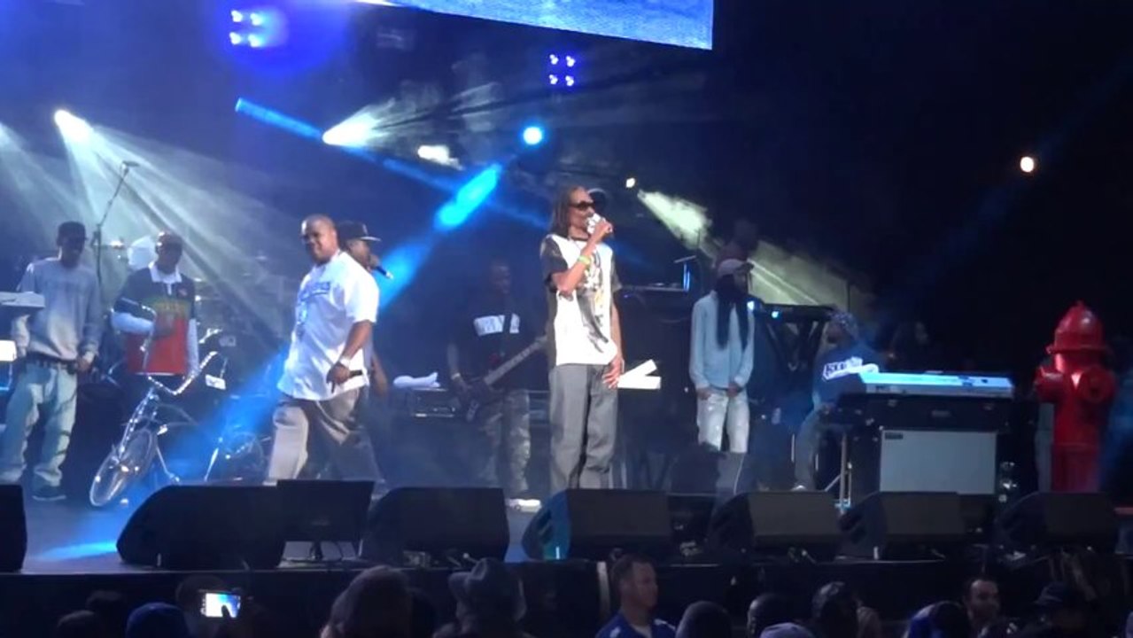 Snoop Dogg & Xzibit "Bitch Please" Live @ "How...