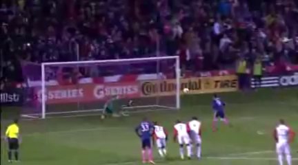 Mike Magee'den panenka penaltısı