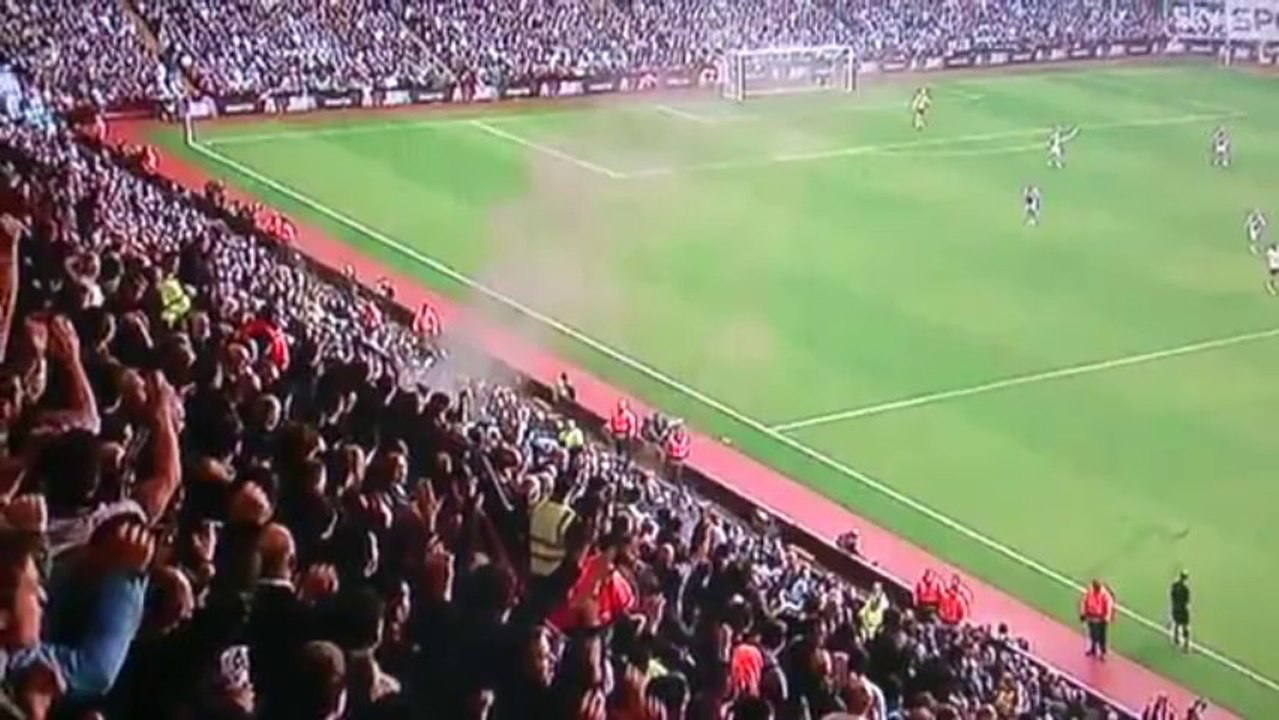Hakeme meşale attılar