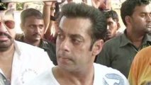 Salman Khan Commemorates 5th Milind Deora Junior Soccer Challenger 2013