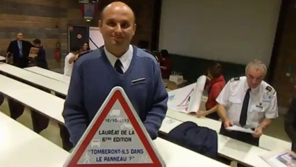 PAS TOMBE DANS LE PANNEAU