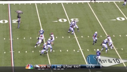 QB Luck to RB Brown, 28-yd, pass