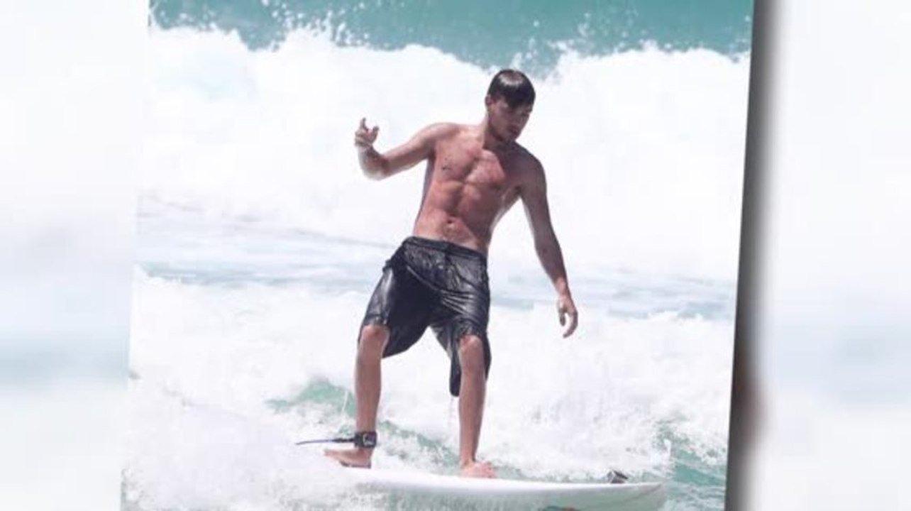 Topless Liam Payne Hits the Waves in Australia