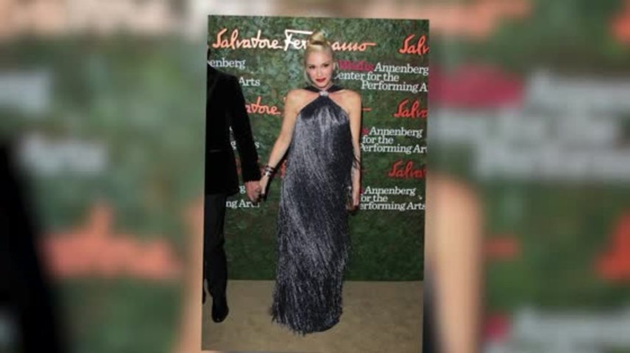 Gwen Stefani verdeckt ihre Kurven