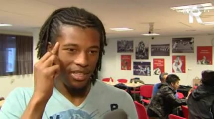 01-04-11 Wijnaldum kijkt uit naar broederstrijd