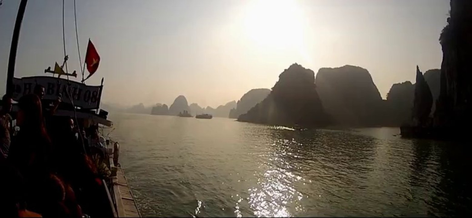 Road trip Vietnam  ( 2013 ) .   [ Dirty Vegas Edition ]