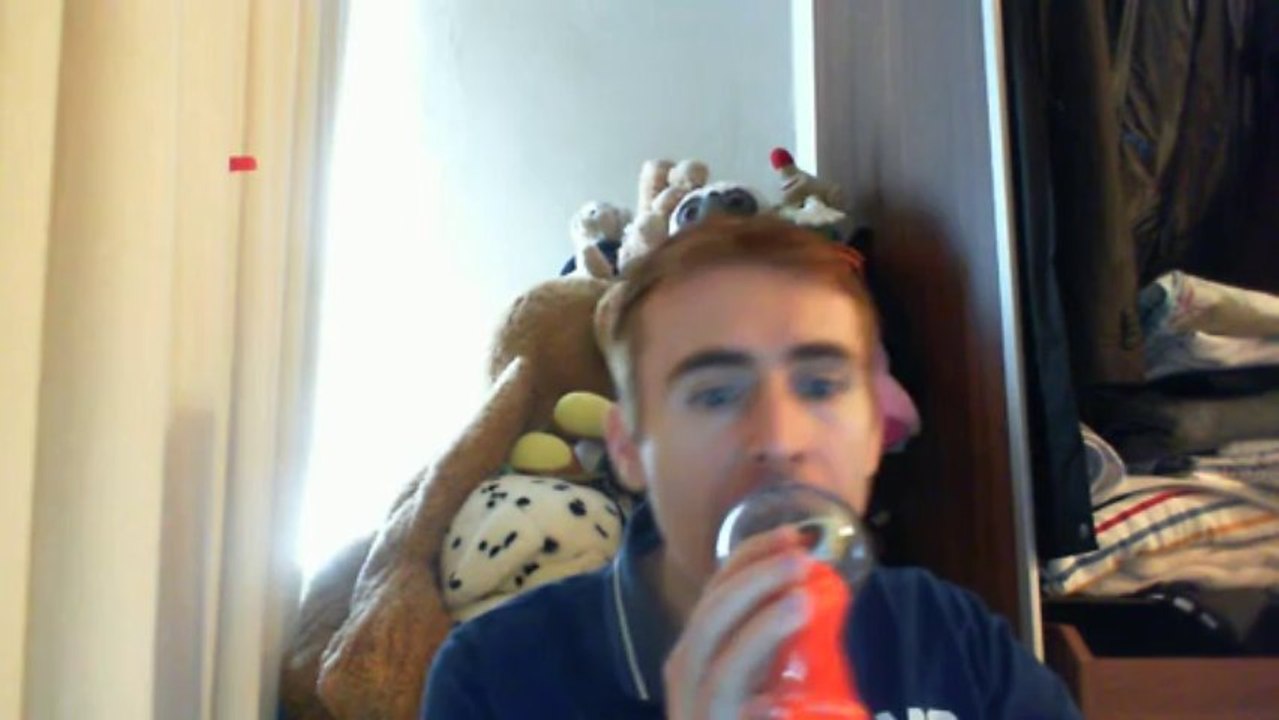 Wiwi égratigne "popular song" de Mika & Ariana Grande