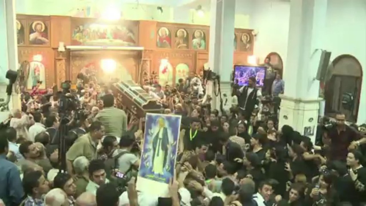 Dor e indignação no funeral de cristãos no Egito