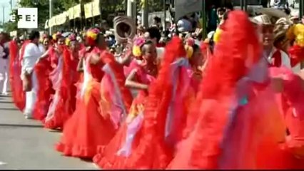 Barranquilla comemora carnaval com música e alegria
