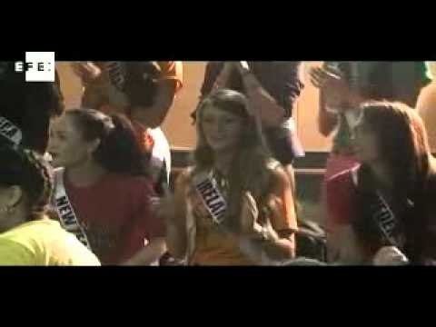 Capoeira, drums and dance for Miss Universe contestants