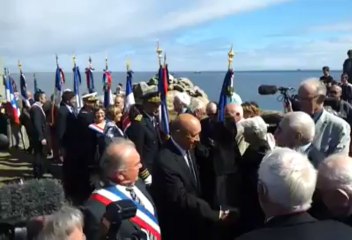 Ile de Sein. Le Drian en visite