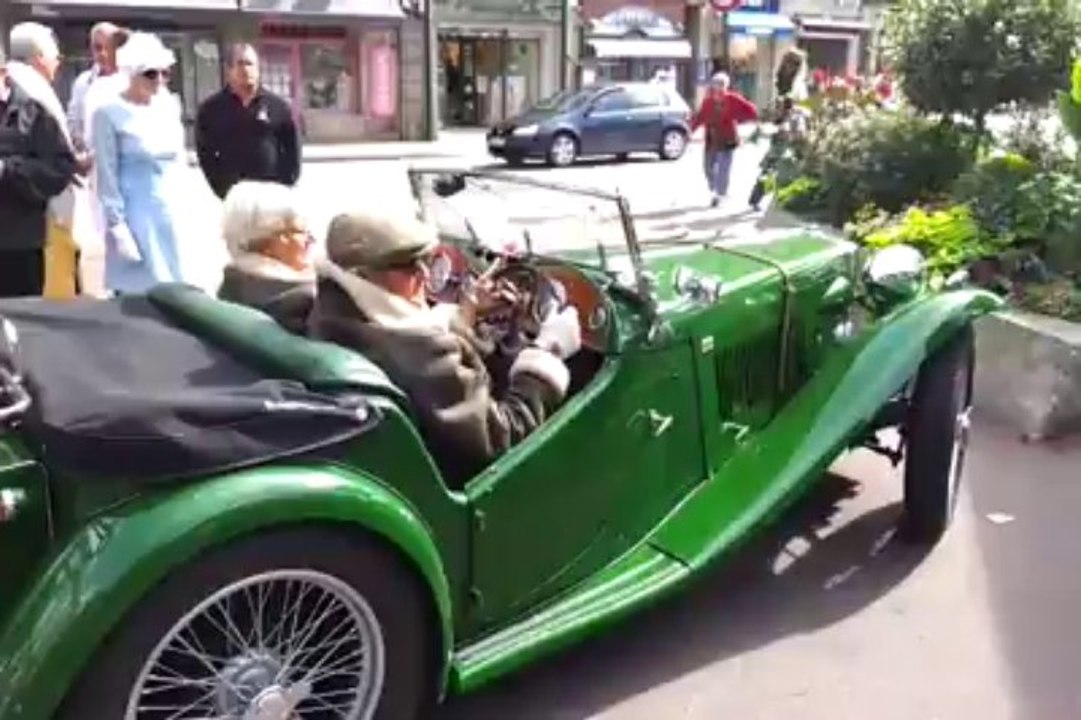 Morlaix. Voitures anciennes : un rallye Mamm-Goz sous le soleil