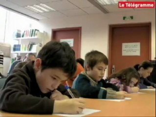 Dictée en breton : Mich Beyer et Hervé Bihan au menu du premier tour