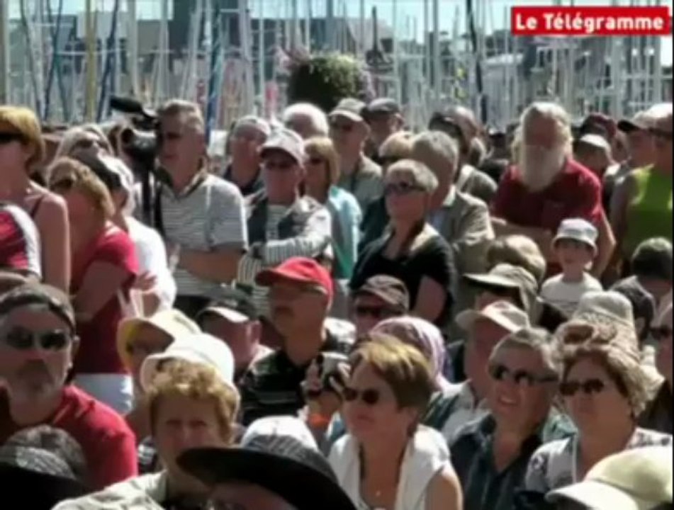 Paimpol. Le bagad Lokoal version Pat O'May