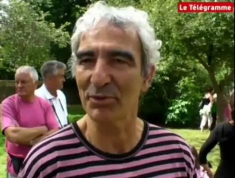 Etables-sur-Mer. Raymond Domenech s'offre un bain de foule