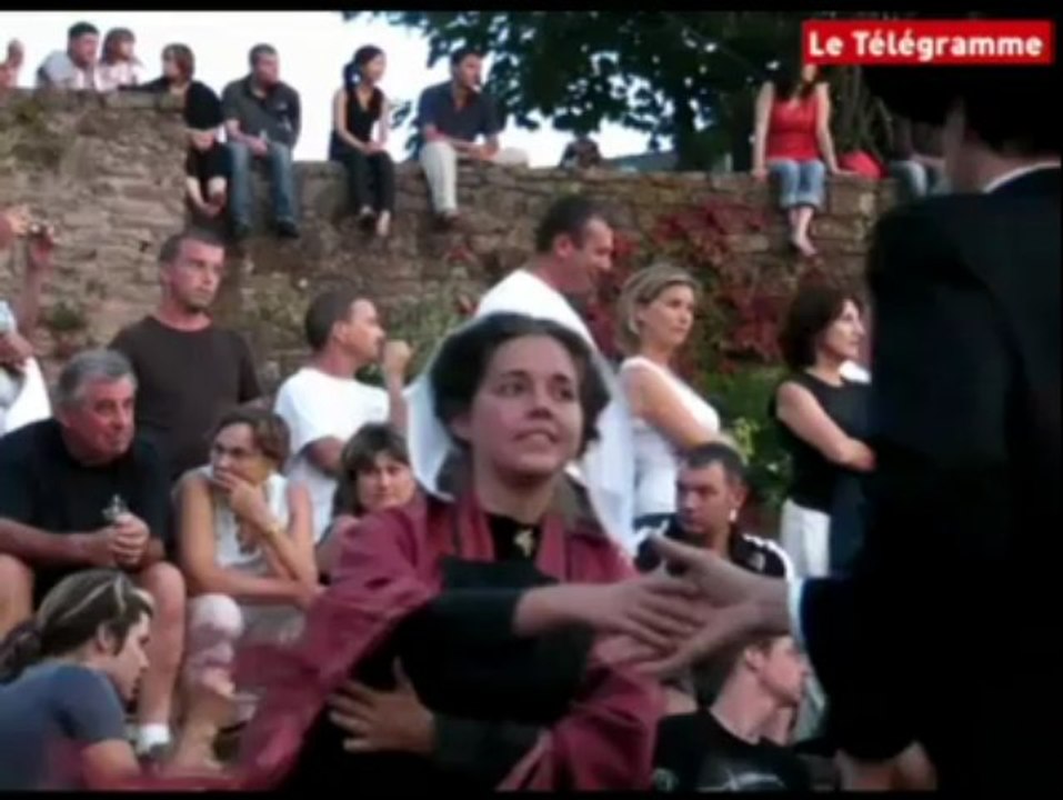 Fêtes d'Arvor. Plongée dans le défilé