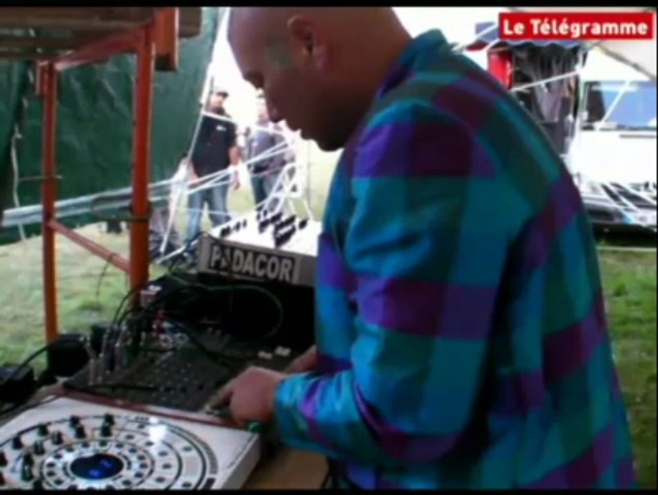 Rave-party. Rencontre entre locaux et teufeurs