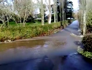 Plougasnou (29). Le chemin de Tromelin inondé