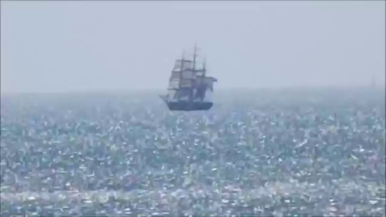 Clipper Stad Amsterdam vaart uit