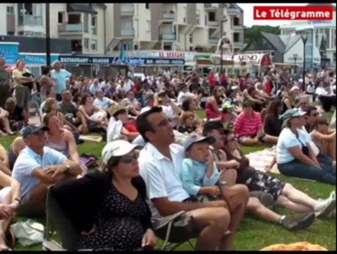 Perros-Guirec (22). Gros succès pour la Patrouille de France