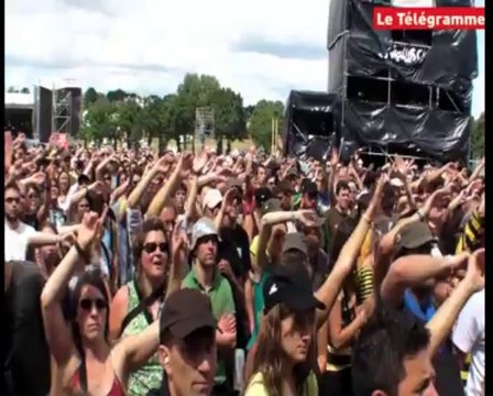 Vieilles Charrues. Samedi. Fefe enflamme le public