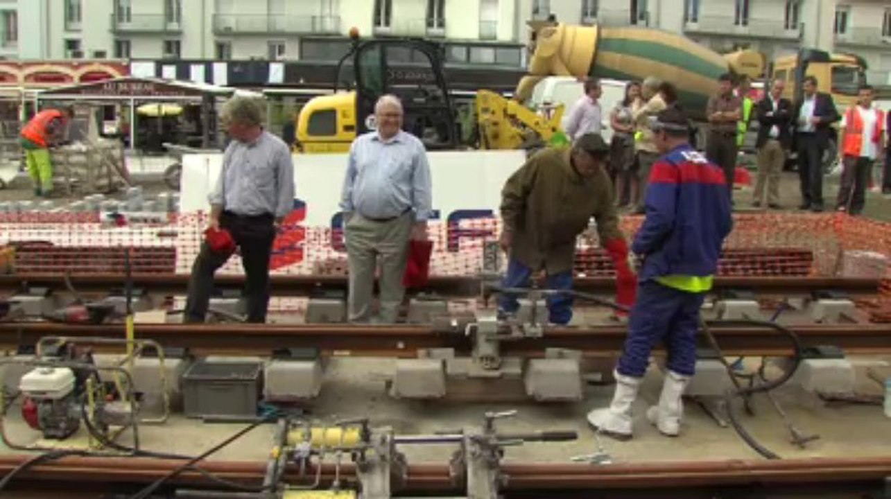 Brest (29). Le premier rail du tram est posé !