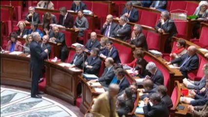 Affaire Leonarda : selon Ayrault, il faut passer "de l'émotionnel au rationnel"