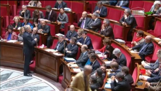 Affaire Leonarda : selon Ayrault, il faut passer de l'émotionnel au rationnel