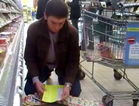 Saint-Brieuc (22). Opération de stickage des producteurs de porc