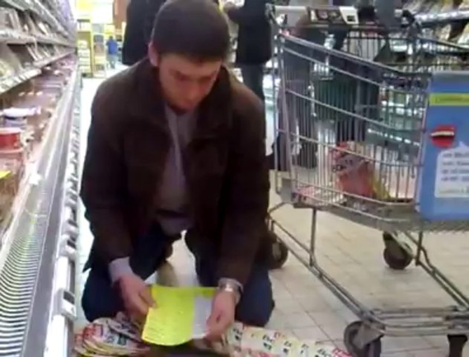 Saint-Brieuc (22). Opération de stickage des producteurs de porc