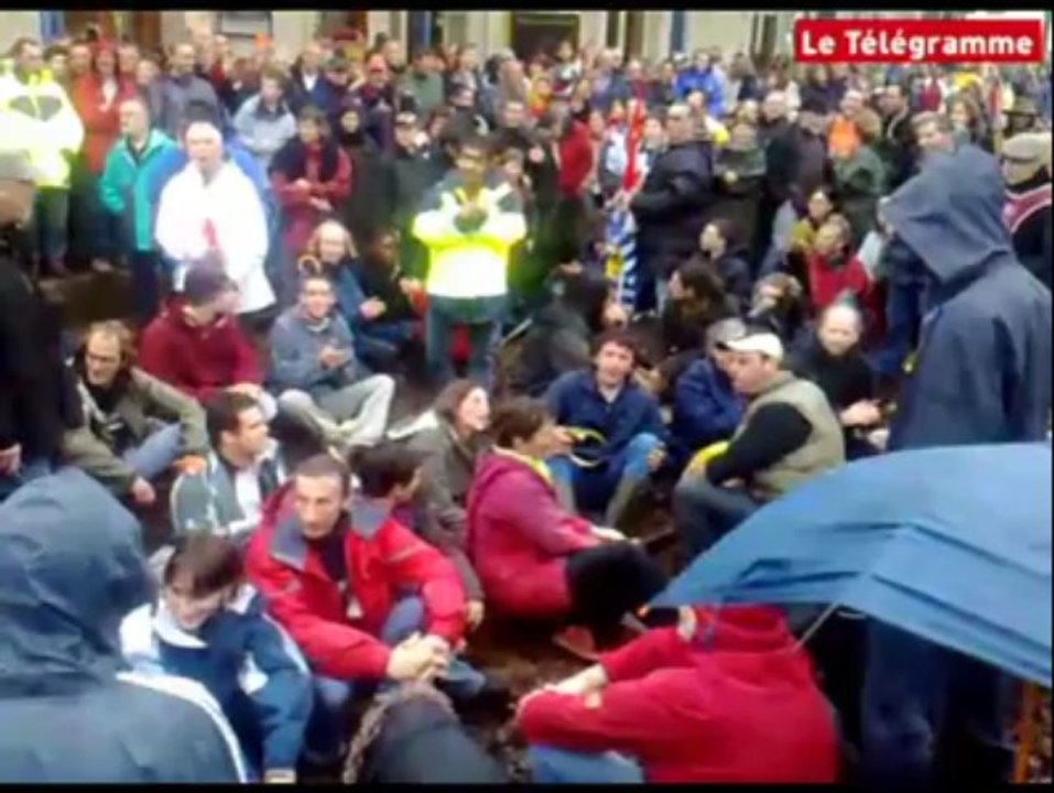 Quimperlé (29). 500 manifestants ont bloqué la voie ferrée