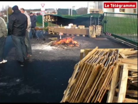 Ergué-Gabéric (29). Des producteurs de porcs bloquent des camions étrangers