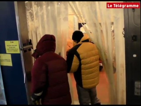 Plouédern (29). Pôle Nord 2012 : deux givrés dans un congélo !
