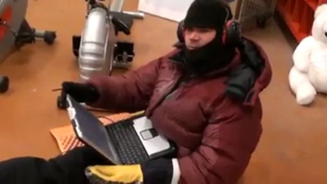 Pôle Nord 2012. Julien et Alan se préparent au sommeil