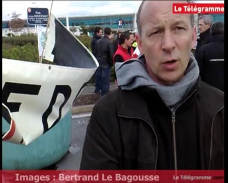 Vannes. Les agriculteurs bloquent l'accès au centre Leclerc