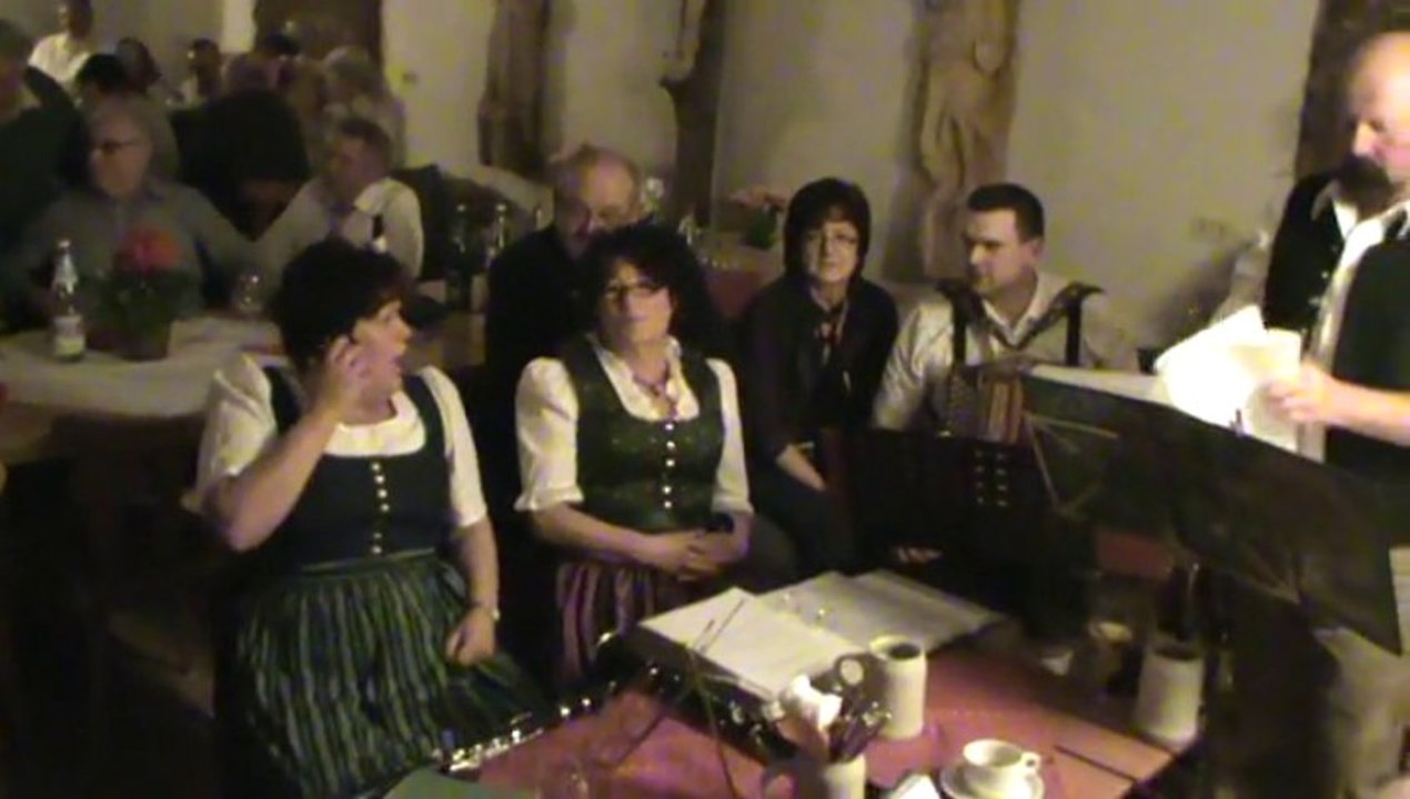 Kloster Kreuzberg Jahresabschluss 20.10.2013 fränkischer Gesang Gruppe Sänger auf dem Kreuzberg