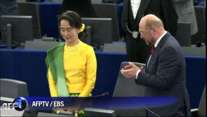 23 ans après, Suu Kyi reçoit son prix Sakharov en mains propres