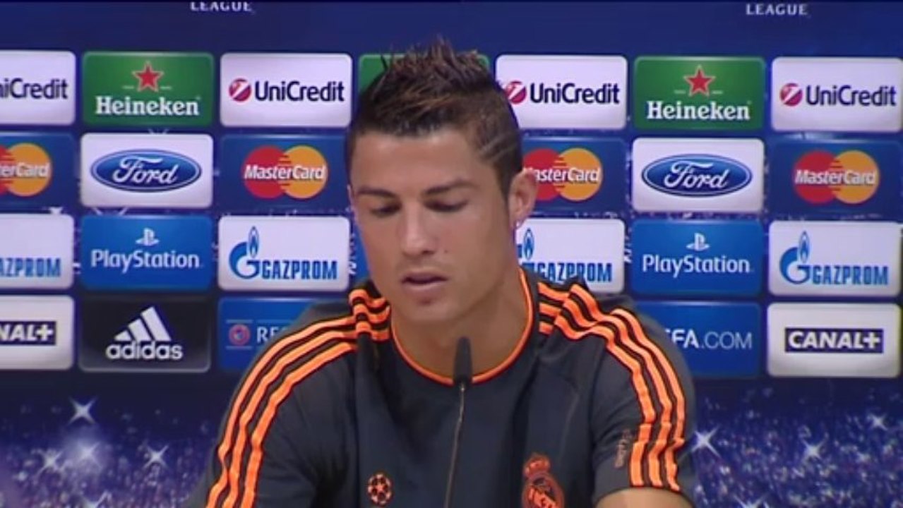 Cristiano Ronaldo: "Nobody should pressure Bale. Pressure other players"