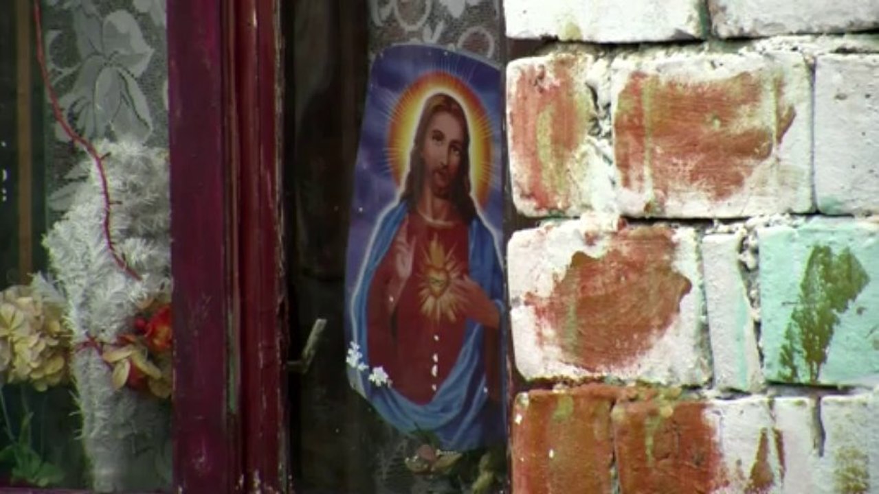 Romanian Roma village offered French-funded community centre